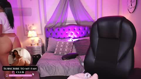 Snapshot of maggietime chatting on March 2025 08:31:02 PM online show from March 2025 08:31:02 PM