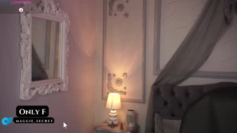 Snapshot of maggietime chatting on September 2025 08:09:01 PM online show from September 2025 08:09:01 PM