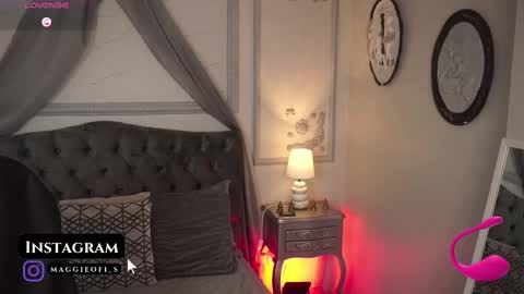 Snapshot of maggietime chatting on September 2025 09:29:02 PM online show from September 2025 09:29:02 PM