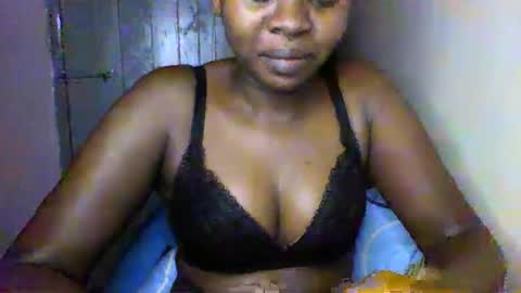 Snapshot of magic_bliss chatting on June 2026 05:40:02 PM Bliss online show from June 2026 05:40:02 PM