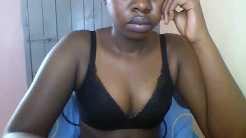 Snapshot of magic_bliss chatting on June 2026 05:00:01 AM Bliss online show from June 2026 05:00:01 AM