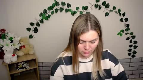 Snapshot of magic_katarina_ chatting on December 2024 12:22:01 PM magic_katarina_ online show from December 2024 12:22:01 PM