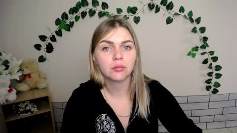 Snapshot of magic_katarina_ chatting on January 2025 08:03:01 AM magic_katarina_ online show from January 2025 08:03:01 AM