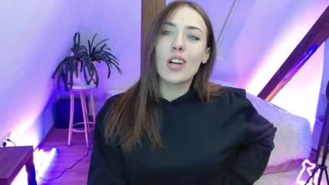 Zooey online show from February 2025 07:52:01 PM