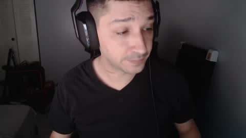 Snapshot of magicjawn chatting on January 2025 01:38:02 AM magicjawn online show from January 2025 01:38:02 AM