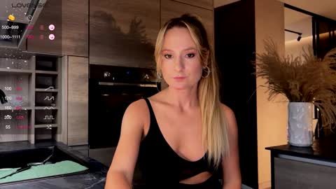 Snapshot of magicpeaach chatting on December 2024 04:29:02 PM magicpeaach online show from December 2024 04:29:02 PM