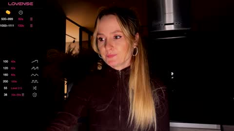 Snapshot of magicpeaach chatting on December 2024 08:15:01 PM magicpeaach online show from December 2024 08:15:01 PM