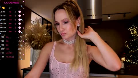 Snapshot of magicpeaach chatting on January 2025 03:26:01 PM magicpeaach online show from January 2025 03:26:01 PM