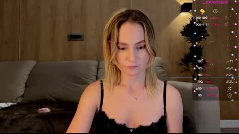 Snapshot of magicpeaach chatting on February 2025 05:07:01 PM magicpeaach online show from February 2025 05:07:01 PM