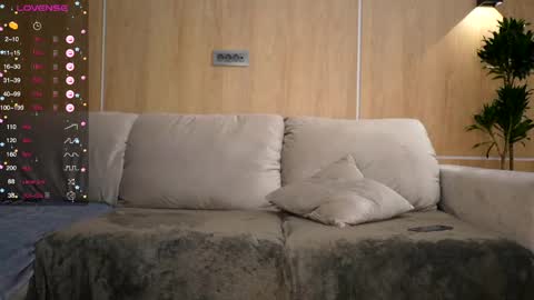 Snapshot of magicpeaach chatting on March 2025 09:37:02 PM magicpeaach online show from March 2025 09:37:02 PM