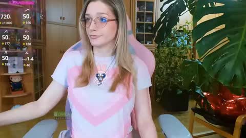 Nicole online show from February 2025 08:41:01 PM