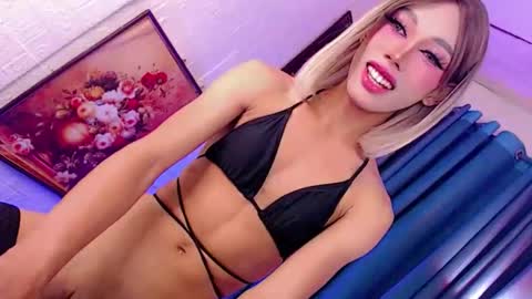 Mocah online show from December 2025 01:27:01 PM