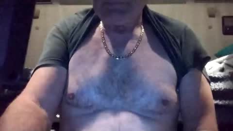 Snapshot of magnit4723 chatting on November 2025 02:32:02 AM magnit4723 online show from November 2025 02:32:02 AM