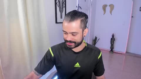 Snapshot of magnus_king chatting on February 2025 10:36:01 PM online show from February 2025 10:36:01 PM