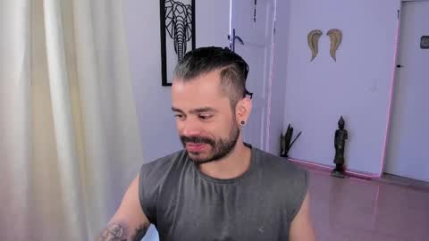 Snapshot of magnus_king chatting on March 2025 08:40:01 PM online show from March 2025 08:40:01 PM