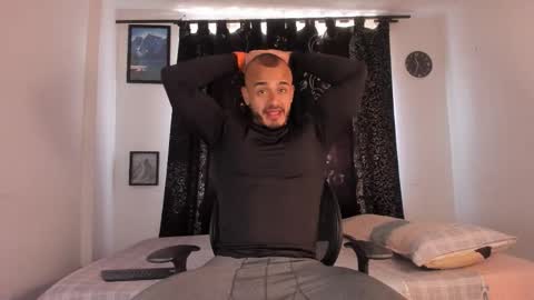 Magnusclark online show from November 2025 04:29:01 PM