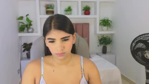 Snapshot of maiaa_ruiz chatting on May 2026 01:30:01 PM Maiaa Ruiz online show from May 2026 01:30:01 PM