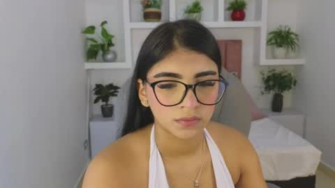 Snapshot of maiaa_ruiz chatting on May 2026 01:04:02 PM Maiaa Ruiz online show from May 2026 01:04:02 PM