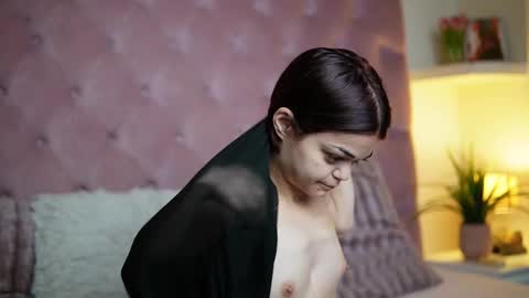  Maia  online show from October 2025 10:33:01 PM