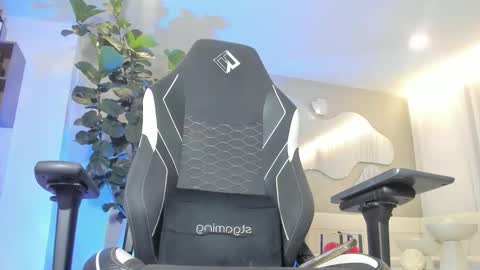 MAICOL  online show from March 2026 11:20:02 PM