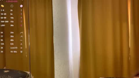 Elina online show from October 2025 09:19:02 AM