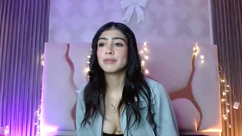 maiily_tay online show from December 2025 12:12:02 PM