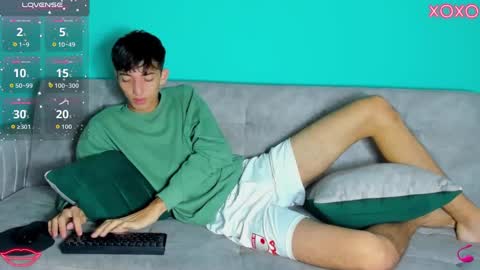 Maikol online show from September 2025 12:43:02 PM