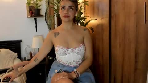 Snapshot of mailynfoxx chatting on June 2026 01:08:01 AM Mailyn Foxx online show from June 2026 01:08:01 AM