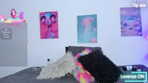 mai  online show from October 2025 07:00:01 PM