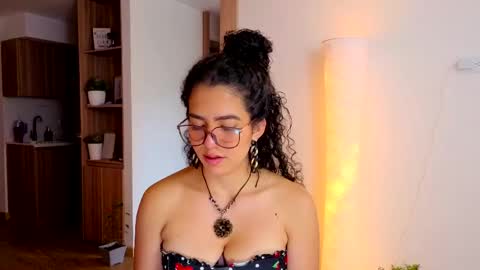   Lauu online show from April 2026 08:24:02 PM