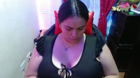 Snapshot of maitte_22 chatting on February 2025 08:11:02 AM Hello friends Im on another account online show from February 2025 08:11:02 AM