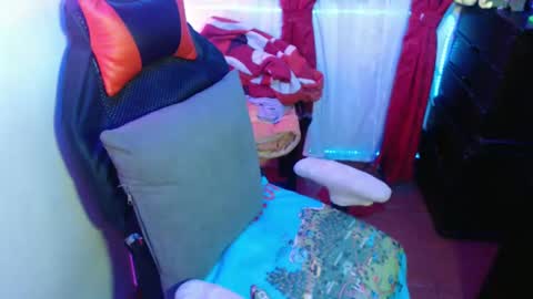 Snapshot of maitte_22 chatting on February 2025 12:49:02 AM Hello friends Im on another account online show from February 2025 12:49:02 AM