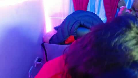 Snapshot of maitte_22 chatting on February 2025 01:21:02 AM Hello friends Im on another account online show from February 2025 01:21:02 AM