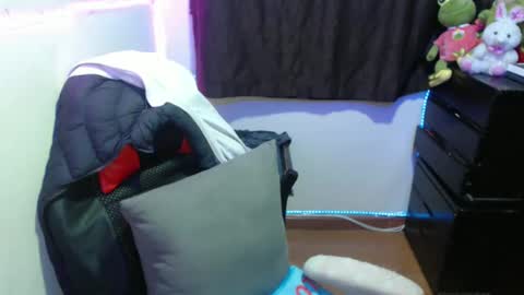 Snapshot of maitte_22 chatting on March 2025 03:24:01 AM Hello friends Im on another account online show from March 2025 03:24:01 AM