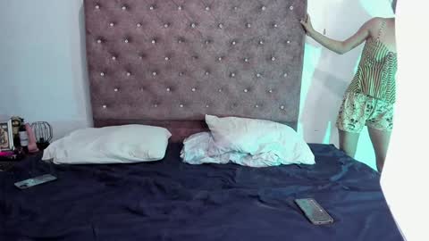 Shawna  Tom online show from December 2024 04:18:01 AM