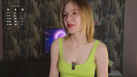 makemecum_now1 online show from November 2025 11:10:02 AM