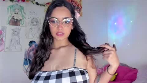 Snapshot of maki_sins chatting on April 2026 10:40:02 PM Maki Sins online show from April 2026 10:40:02 PM