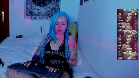Snapshot of makii_33 chatting on March 2025 10:34:02 PM ...  ... online show from March 2025 10:34:02 PM