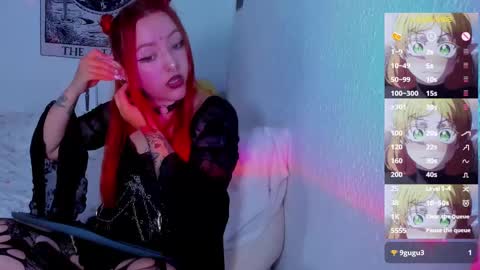 Snapshot of makii_33 chatting on March 2025 05:49:02 PM ...  ... online show from March 2025 05:49:02 PM