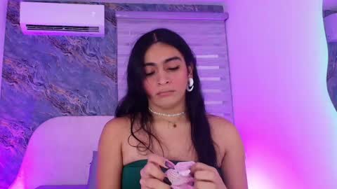 malaia thompson  online show from April 2026 11:50:02 AM