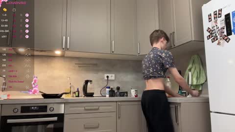 Snapshot of malcolm_yang chatting on January 2025 12:11:02 PM Tom and Mark 3 online show from January 2025 12:11:02 PM