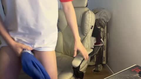 Snapshot of malcolm_yang chatting on October 2025 12:24:02 PM Tom and Mark 3 online show from October 2025 12:24:02 PM