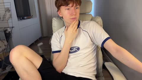 Snapshot of malcolm_yang chatting on November 2025 10:47:01 AM Tom and Mark 3 online show from November 2025 10:47:01 AM