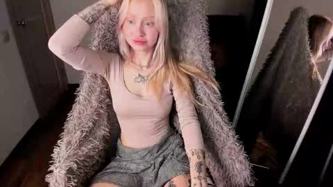 Malena online show from November 2025 10:37:01 AM