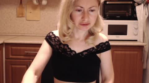 Snapshot of malenamila chatting on May 2026 09:30:02 PM Malena online show from May 2026 09:30:02 PM