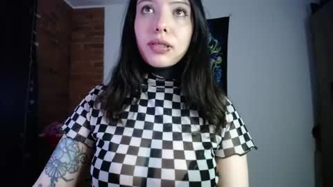 Snapshot of maliceinwonderland25 chatting on July 2026 01:58:33 AM Alice Asylum online show from July 2026 01:58:33 AM