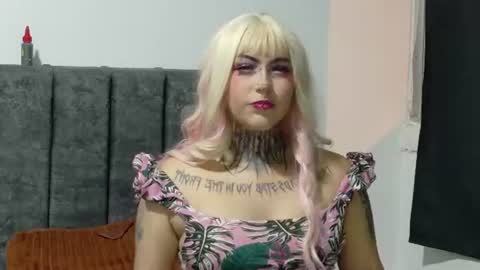 maliciaxpoison online show from June 2026 05:54:02 AM