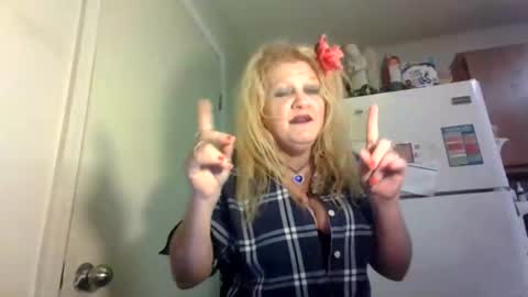 Snapshot of malinda702 chatting on May 2026 11:31:02 PM malinda702 online show from May 2026 11:31:02 PM