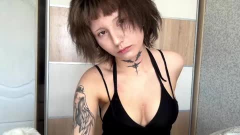 Snapshot of malliissa chatting on April 2026 09:05:01 AM Eva online show from April 2026 09:05:01 AM