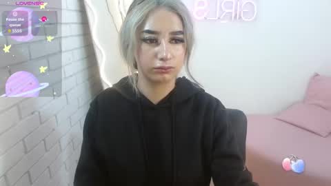 Snapshot of malory_tay chatting on November 2025 11:41:01 AM Malory online show from November 2025 11:41:01 AM